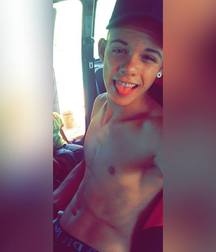 Shirtless boys from net 4 58e0eeccd1ca6.jpg