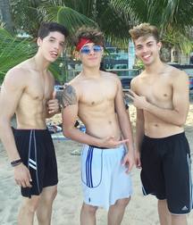 Shirtless boys from net 4 58e0eed8499fc.jpg
