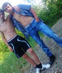 Friends shirtless 58f5e8646c818.jpg
