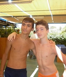 Friends shirtless 58f5e87c61770.jpg
