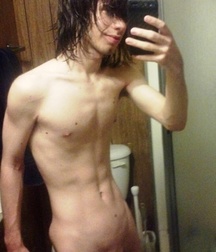 Selfies and mirror 58f738ed03509.jpg