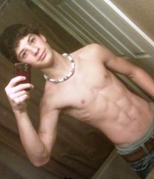 Selfies and mirror 58f73919306f4.jpg