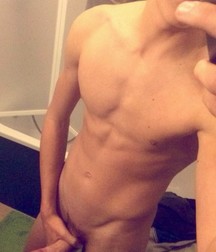 Selfies and mirror 58f73921620e9.jpg