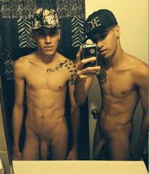 Selfies and mirror 58f7393153fa9.jpg