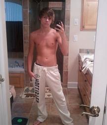 Selfies and mirror 58f73945b39ee.jpg