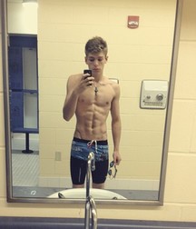 Selfies and mirror 58f7394743040.jpg