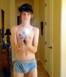Selfies and mirror 58f73966ac612.jpg