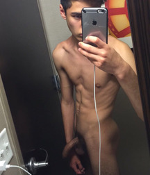 Selfies and mirror 58f7398e71f06.jpg