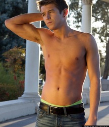 Shirtless boys from net 1 58f9de99bb344.jpg