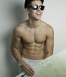 Shirtless boys from net 1 58f9de9f839af.jpg