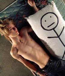 Shirtless boys from net 1 58f9dea108b64.jpg