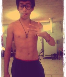 Shirtless boys from net 1 58f9debc36272.jpg