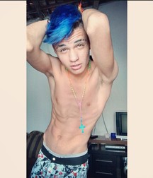 Shirtless boys from net 1 58f9debe2d5bb.jpg