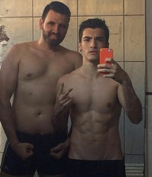 Shirtless boys from net 1 58f9decb54b71.jpg