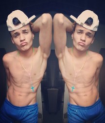 Shirtless boys from net 1 58f9decfbc29c.jpg