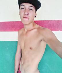 Shirtless boys from net 1 58f9ded16b627.jpg