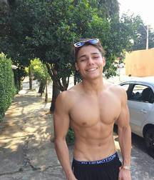Shirtless boys from net 1 58f9dee5d1739.jpg
