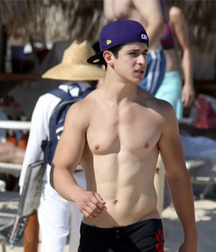 Shirtless boys from net 1 58f9def488a11.jpg