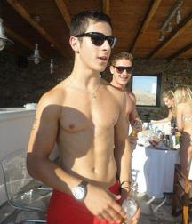 Shirtless boys from net 1 58f9df288533b.jpg