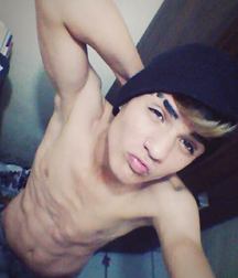 Shirtless boys from net 2 58fcac3ed74ed.jpg
