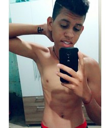 Shirtless boys from net 2 58fcac4cd69bf.jpg