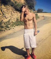 Shirtless boys from net 2 58fcaca56d630.jpg