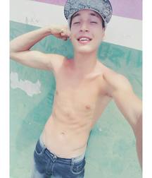 Shirtless boys from net 2 58fcacb4ac5d7.jpg