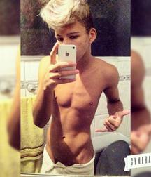 Shirtless boys from net 3 59006f8f7fd96.jpg