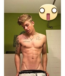 Shirtless boys from net 3 59006fcb470a6.jpg