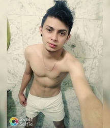 Shirtless boys from net 3 59007008731db.jpg