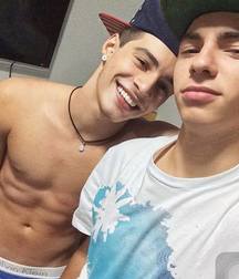 Shirtless boys from net 3 590070227581f.jpg