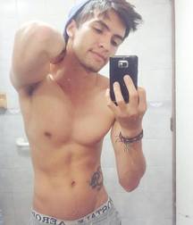 Shirtless boys from net 3 5900703adbffb.jpg