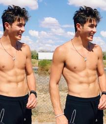 Shirtless boys from net 3 5900703e02024.jpg
