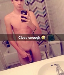 Selfies and mirro 590c4f28c47c6.jpg