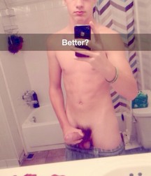 Selfies and mirro 590c4f3229587.jpg