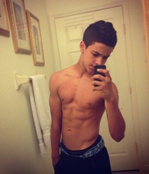 Selfies and mirro 590c4f351fe30.jpg