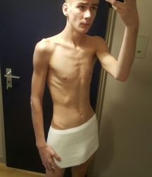 Selfies and mirro 590c4f3cceaf6.jpg