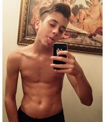 Selfies and mirro 590c4f4d83deb.jpg