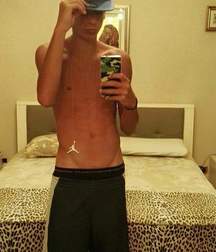 Selfies and mirro 590c4f4f12b81.jpg