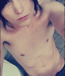 Selfies and mirro 590c4f81c52bb.jpg