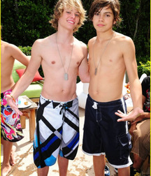 Shirtless boys from net 590ef4dfc8444.jpg