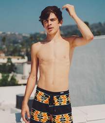 Shirtless boys from net 590ef50c2789d.jpg