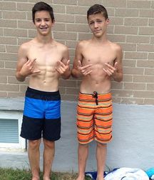 Friends have fun 592165e0847e8.jpg