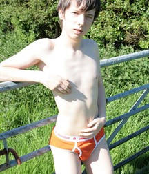 Hot shirtless boys 59240f9cca921.jpg