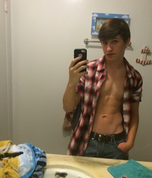 Hot shirtless boys 592410516bbe2.jpg