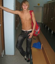 Hot shirtless boys 592410ba253cc.jpg