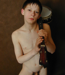 Play music naked 592806ad3b784.jpg