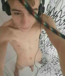 Play music naked 592807183f3ed.jpg