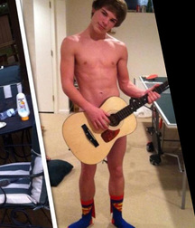 Play music naked 592807a5cbcaf.jpg