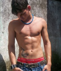 Shirtless boys from net 592ea232c4756.jpg